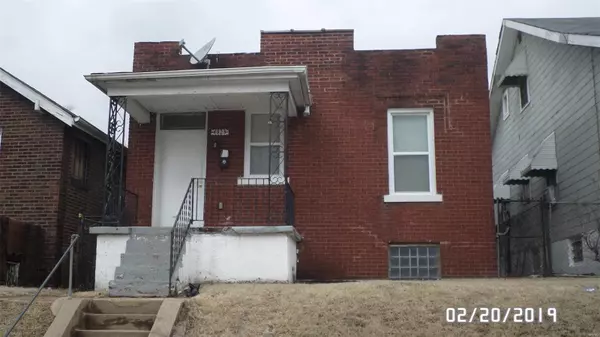 4929 Emerson AVE, St Louis, MO 63120