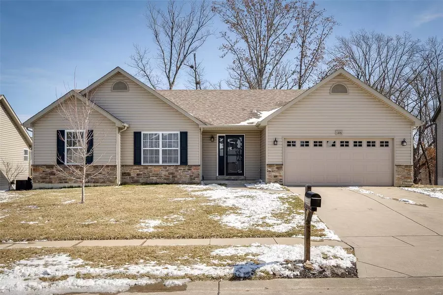 1326 Forest WAY, Wentzville, MO 63385