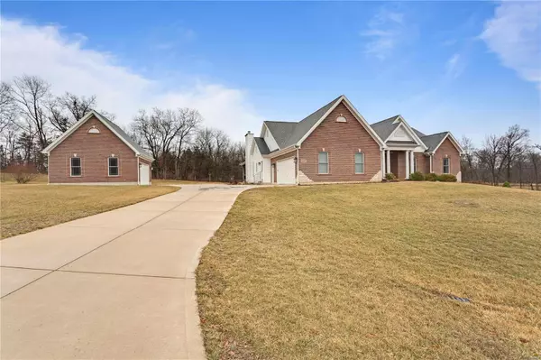 1092 Ellerman Oaks, Foristell, MO 63348