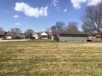 525 John David DR, Farmington, MO 63640