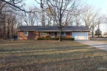 16 Oakwood LN, Warrenton, MO 63383