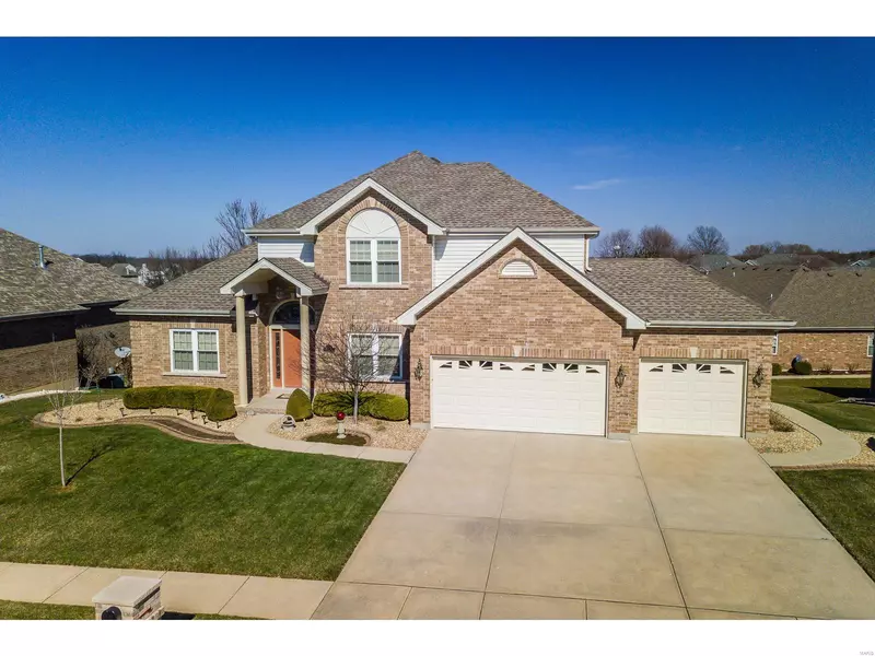 3204 Bear Tracks DR, Wentzville, MO 63385