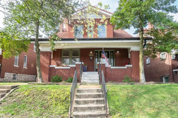 1146 Dover, St Louis, MO 63111