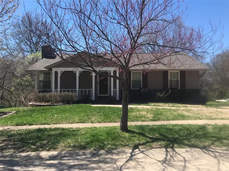 2423 Country Place, Maryland Heights, MO 63043