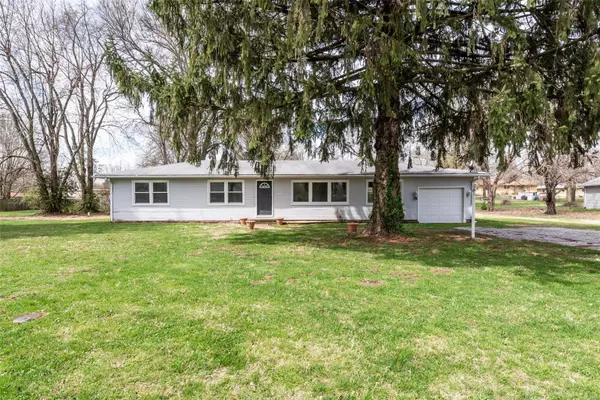 109 Countryside LN, Fairview Heights, IL 62208