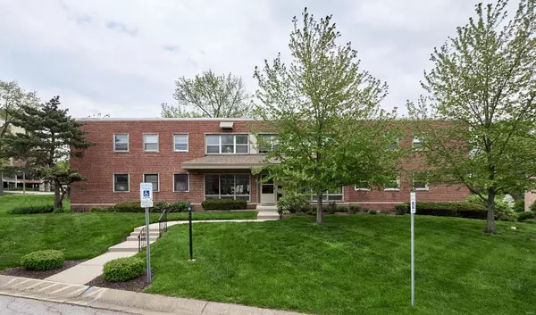 5 Delcrest #101, University City, MO 63124