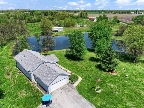 9335 Klondike RD, Worden, IL 62097