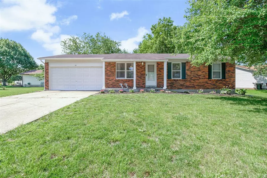 33 Sunny View DR, St Peters, MO 63376