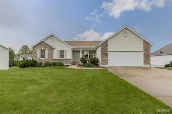 440 Chantilly CT, Warrenton, MO 63383