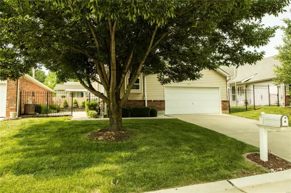 891 Du Pre CT, St Peters, MO 63376