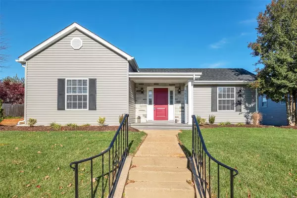 3651 Roswell AVE, St Louis, MO 63116