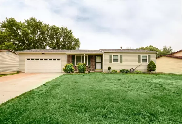 28 Jeffrey Wayne, St Peters, MO 63376