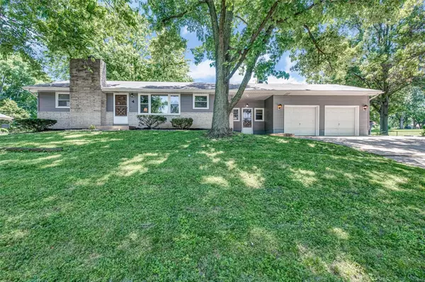 4 Al Lin CT, Bridgeton, MO 63044