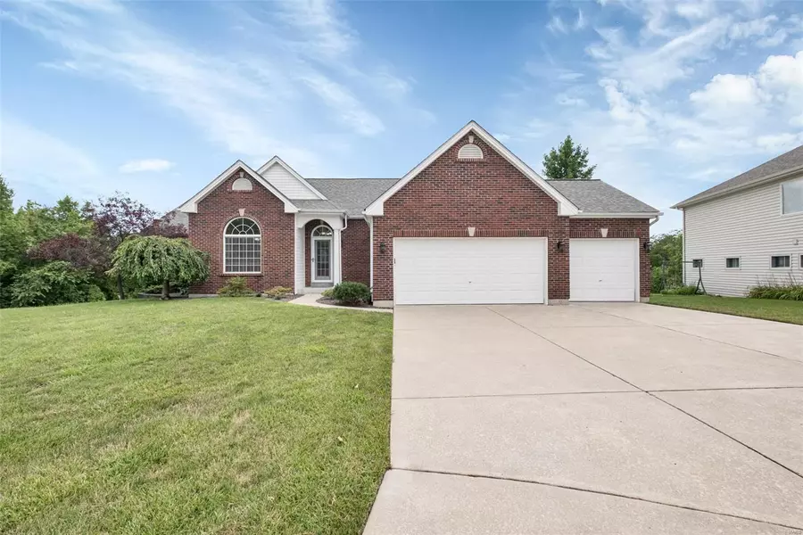 3708 Bear Creek Bluff CT, Wentzville, MO 63385