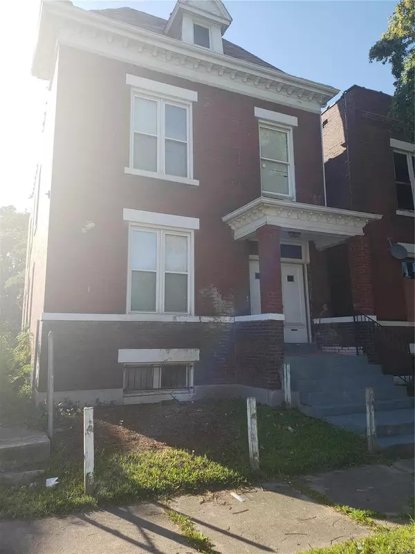 4311 Linton AVE, St Louis, MO 63107