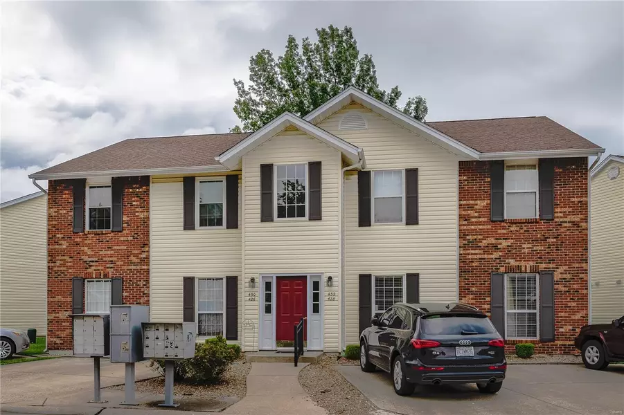 428 Cambridge #B, St Peters, MO 63376