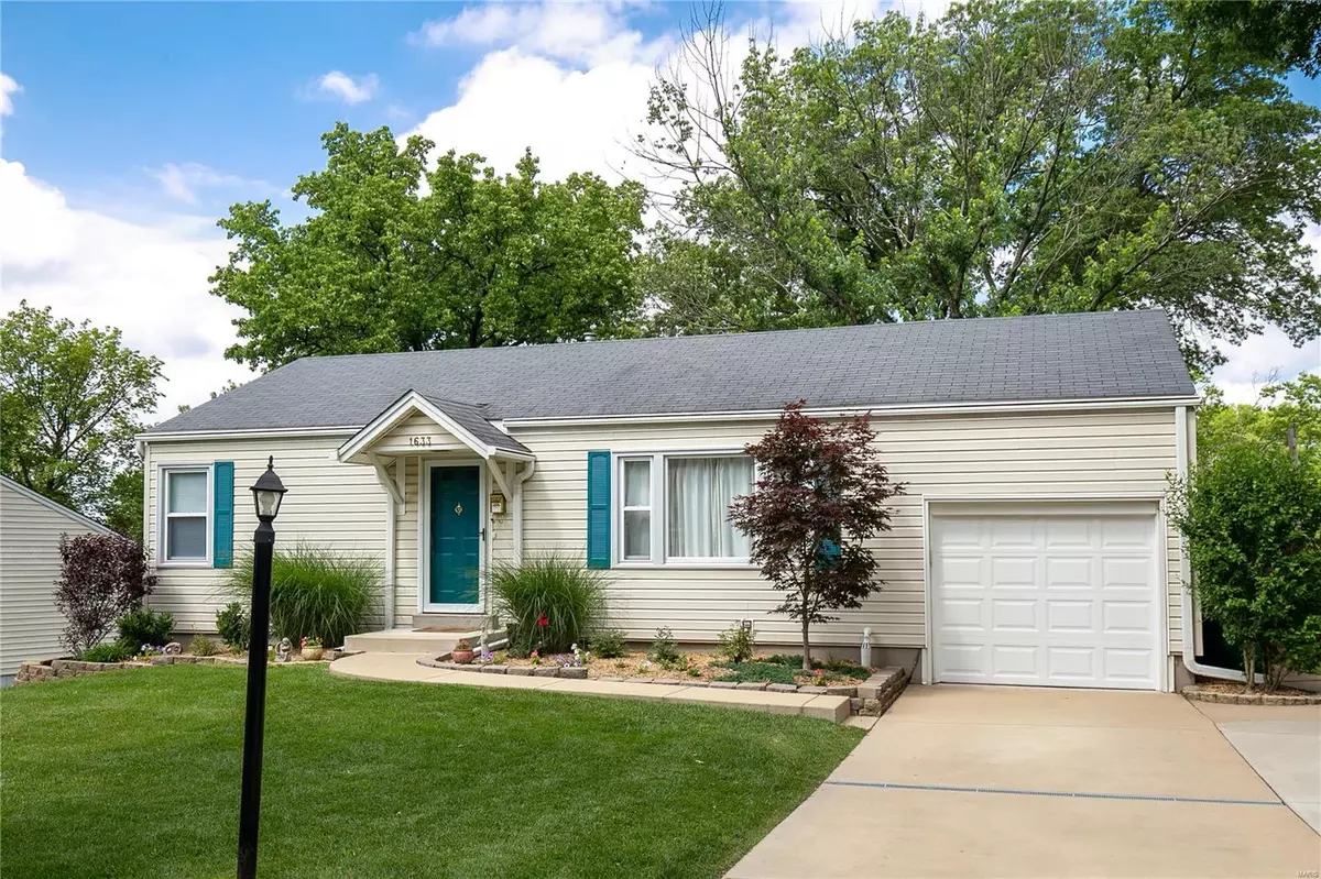 St Louis, MO 63119,1633 Crabapple LN