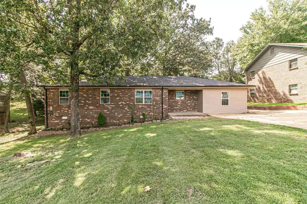 2633 Holly Hills DR, Poplar Bluff, MO 63901