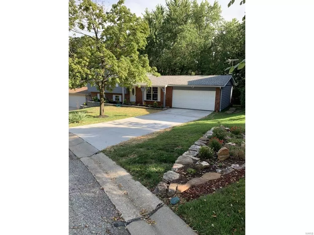 St Peters, MO 63376,7 Pinehurst CT