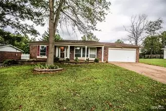 12 El Jer DR, Cedar Hill, MO 63016