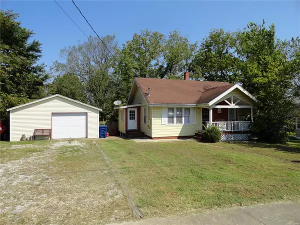 302 E 10th, Salem, MO 65560