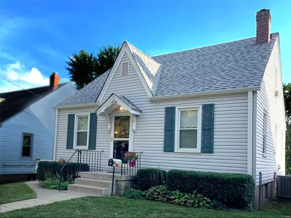 209 Pike, St Charles, MO 63301