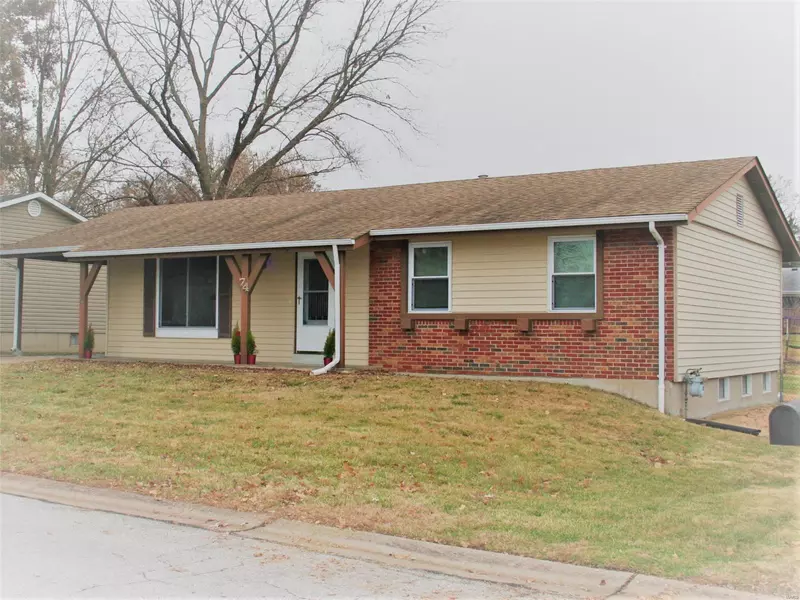 74 Country Hill RD, St Peters, MO 63376