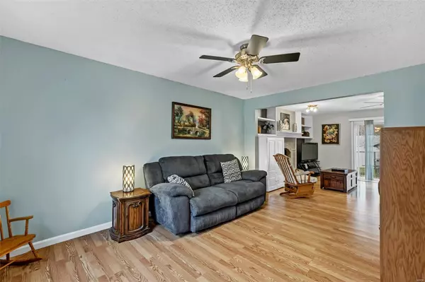 St Peters, MO 63376,3 Trail Oaks CT