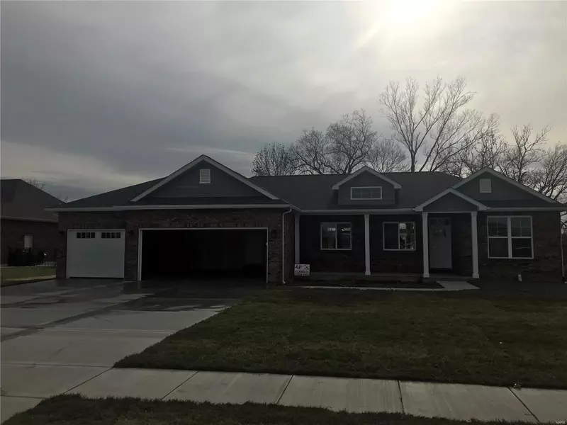 630 Laura CT E, Columbia, IL 62236