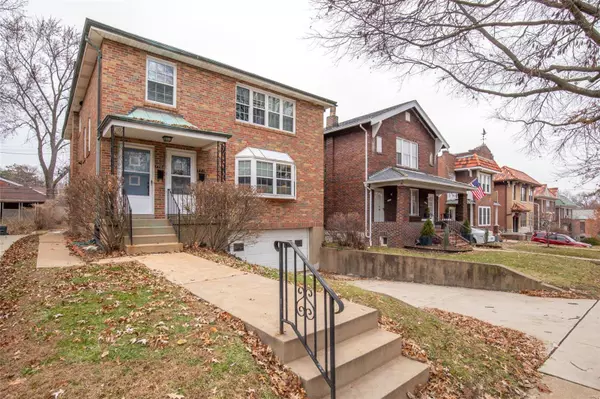 7713 Brookline Terr, St Louis, MO 63117