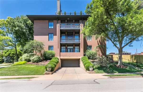 202 N Brentwood #1C, Clayton, MO 63105