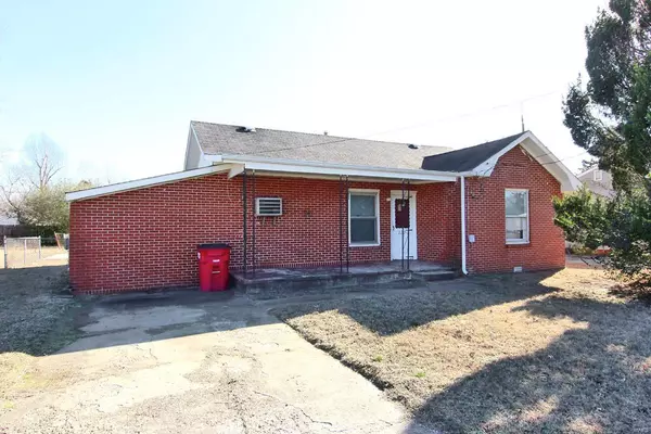 222 Illinois AVE, Sikeston, MO 63801