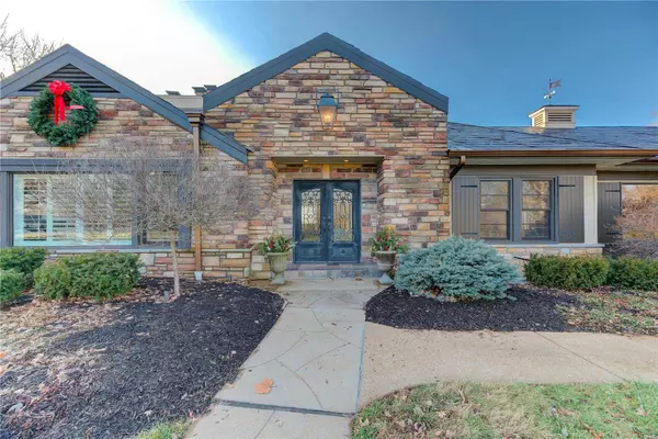 2 Country Aire, St Louis, MO 63131