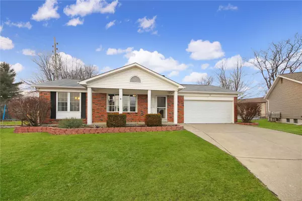 12 Carriage Hill CT, St Peters, MO 63304