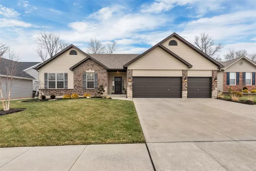 250 Lonepine DR, Wentzville, MO 63385