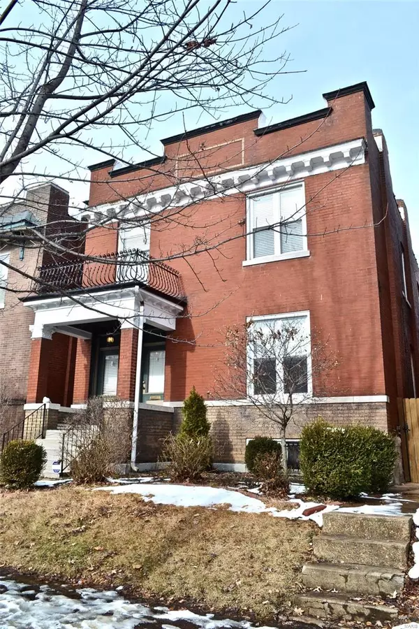 3009 Victor, St Louis, MO 63104