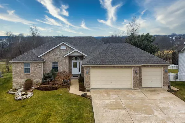 3706 Bear Creek Bluff CT, Wentzville, MO 63385