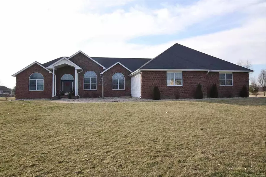 5 Ryan Lake CT, Bethalto, IL 62010