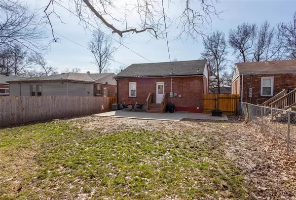 Brentwood, MO 63144,8741 White AVE