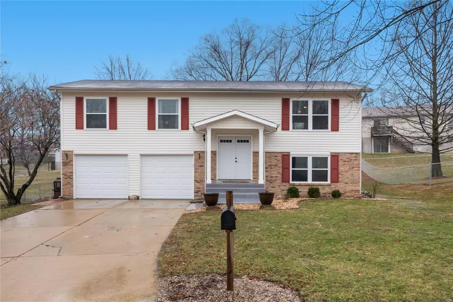 455 Westminster DR, St Peters, MO 63376