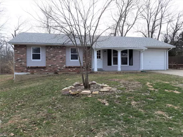 19 Country LN, Warrenton, MO 63383