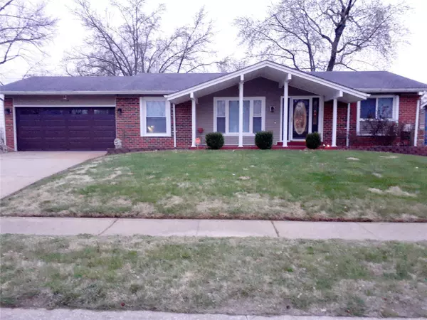 2440 Cambridge DR, Florissant, MO 63033