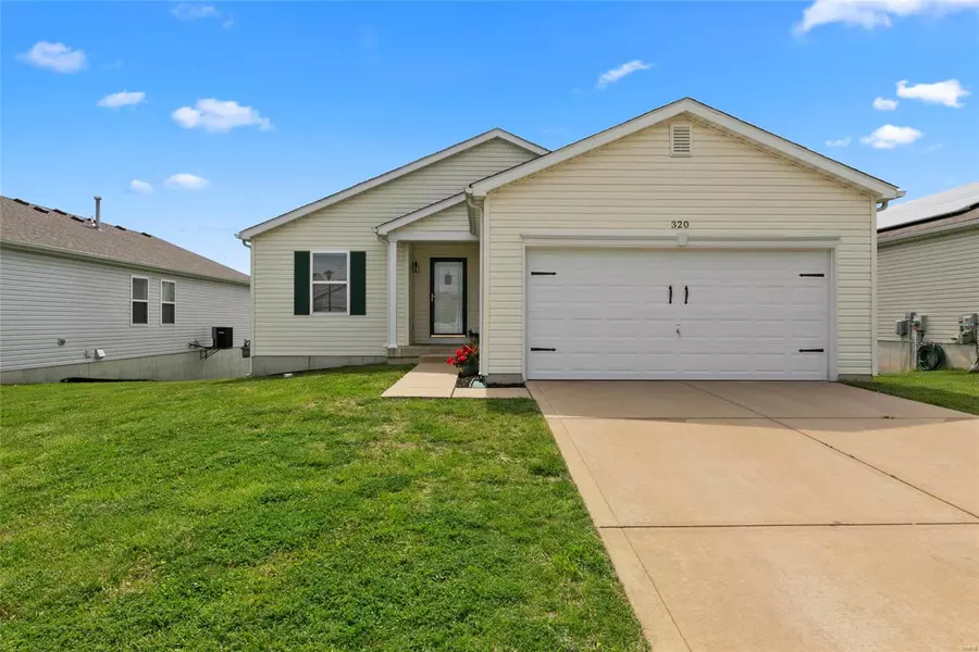 320 Essex Park DR, Wentzville, MO 63385