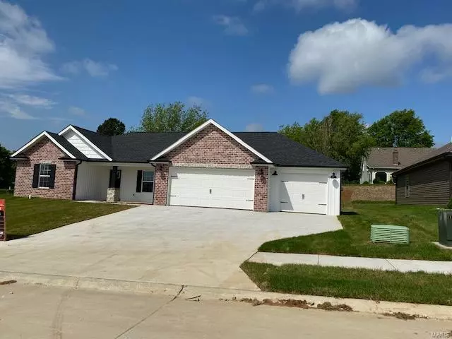 937 Lochinvar LN, Cape Girardeau, MO 63701