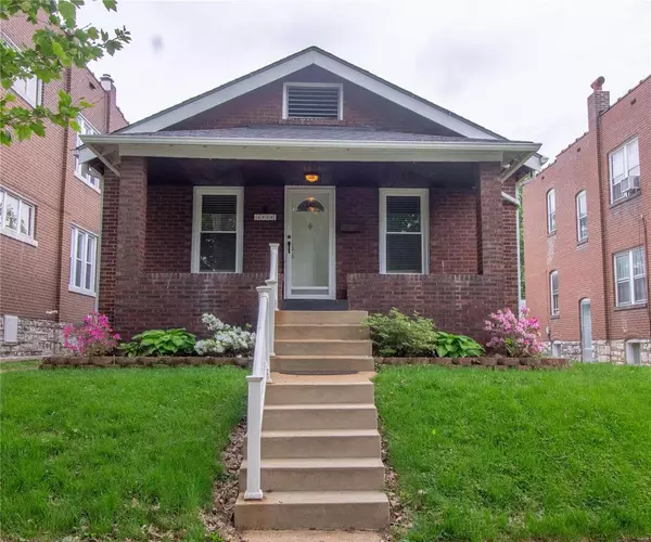 4934 Holly Hills AVE, St Louis, MO 63109