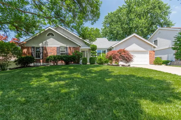 10 Ardennais DR, St Peters, MO 63376