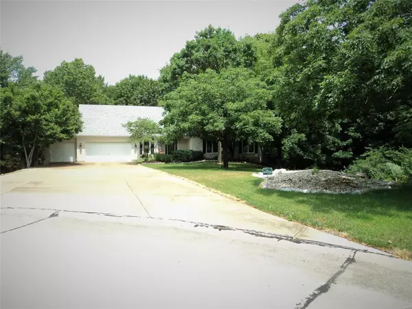 Ballwin, MO 63021,802 Pineview Trails CT