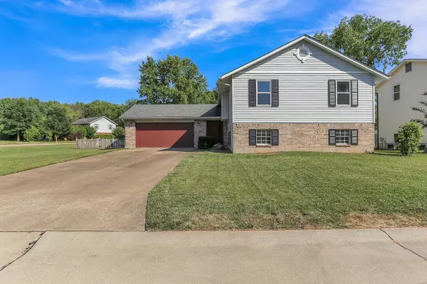 1127 Holly Springs TRL, St Peters, MO 63376