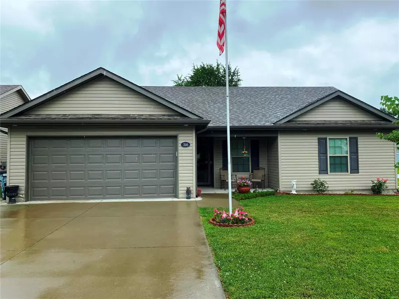 316 W Singleton, Centralia, MO 65240