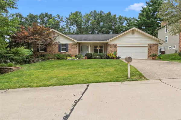 6 Margaret Brown CT, St Peters, MO 63376